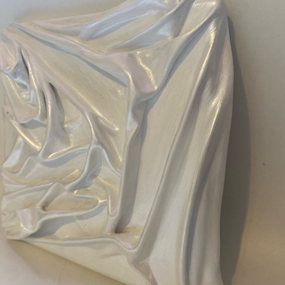 8x8 inch plaster wall sculpture with a white shimmer finish. - Picture 5 of 6